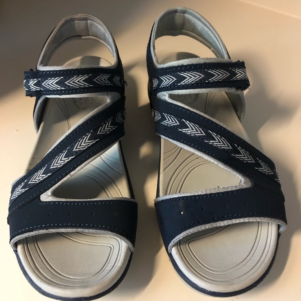 Ladies sandals